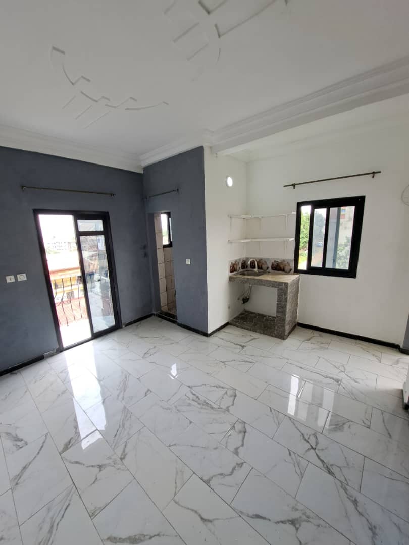 Studio to rent - Douala, Logpom, logpom - 50 000 FCFA / month