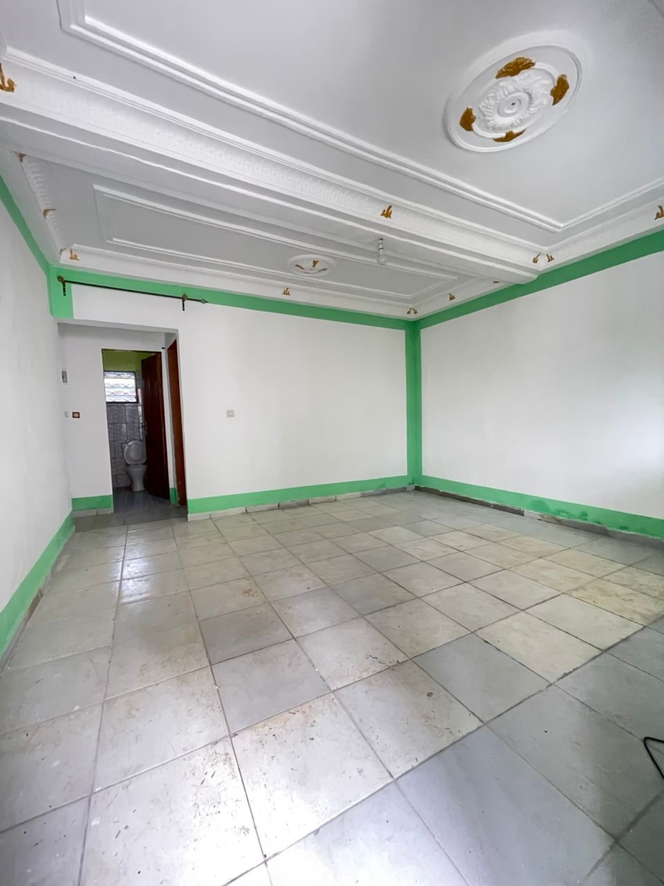 Apartment to rent - Douala, Makepe, Non loin de rond Poulin - 1 living room(s), 2 bedroom(s), 2 bathroom(s) - 130 000 FCFA / month