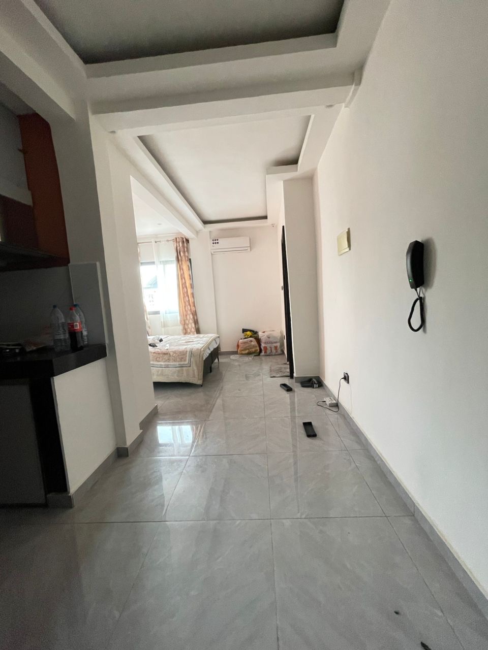 Studio to rent - Douala, Makepe, On loin de cour suprême - 100 000 FCFA / month