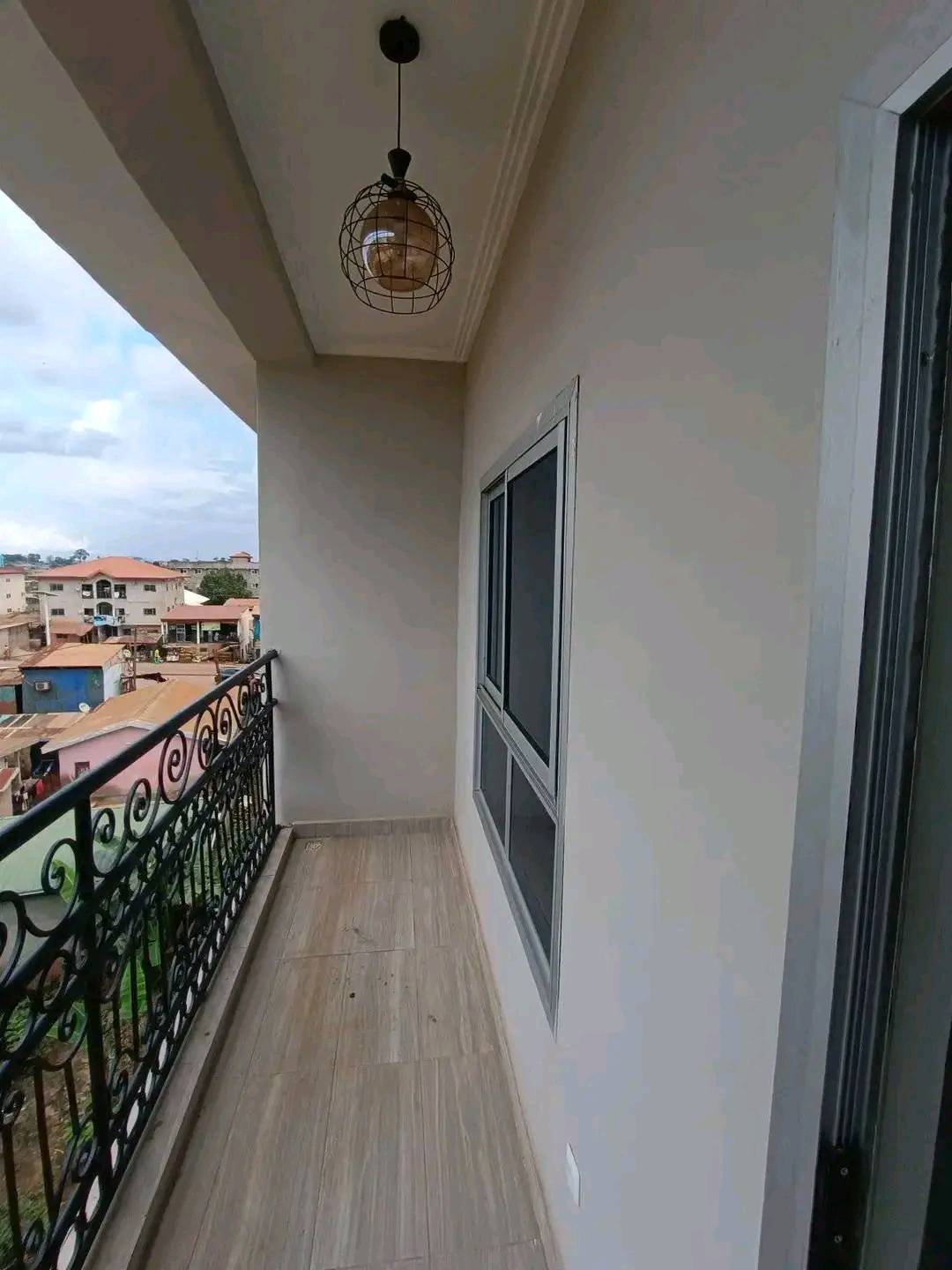 Appartement à louer - Yaoundé, Nkolfoulou, nkolfoulou - 1 salon(s), 1 chambre(s), 1 salle(s) de bains - 1 200 000 FCFA / mois