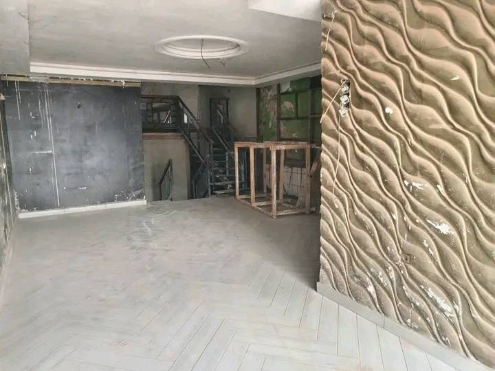 Shop to rent at Yaoundé, Mfandena, omnisport -  m2 - 400 000 FCFA