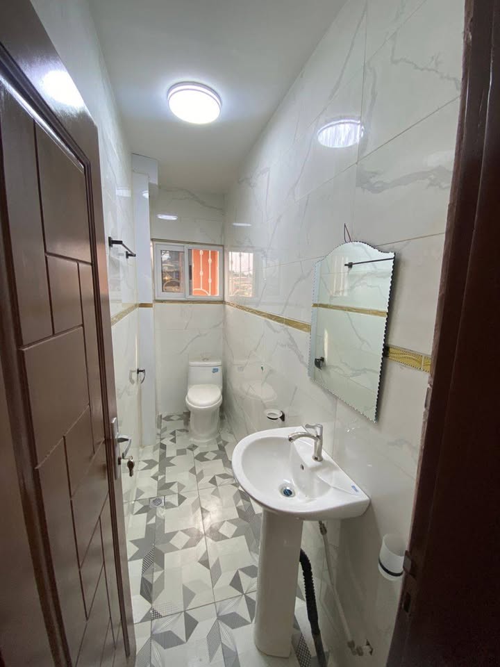 Appartement à louer - Yaoundé, Biyem-Assi, jouvence - 1 salon(s), 2 chambre(s), 3 salle(s) de bains - 200 000 FCFA / mois