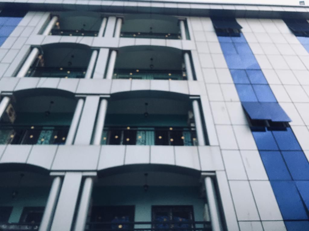 Apartment to rent - Yaoundé, Bastos, Bastos centre - 1 living room(s), 1 bedroom(s), 2 bathroom(s) - 300 000 FCFA / month