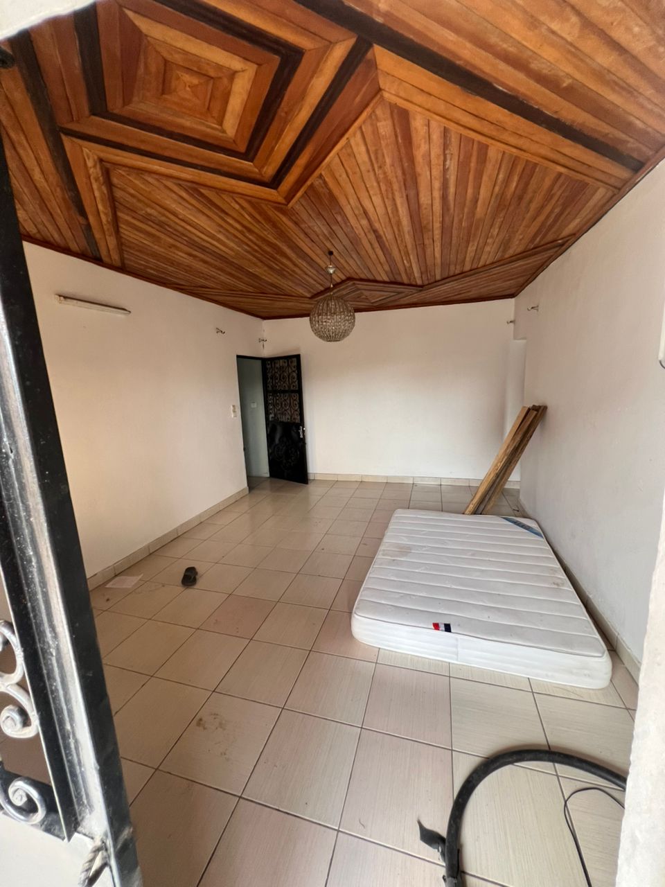 Apartment to rent - Douala, Makepe, Marie Lumière - 1 living room(s), 1 bedroom(s), 1 bathroom(s) - 90 000 FCFA / month