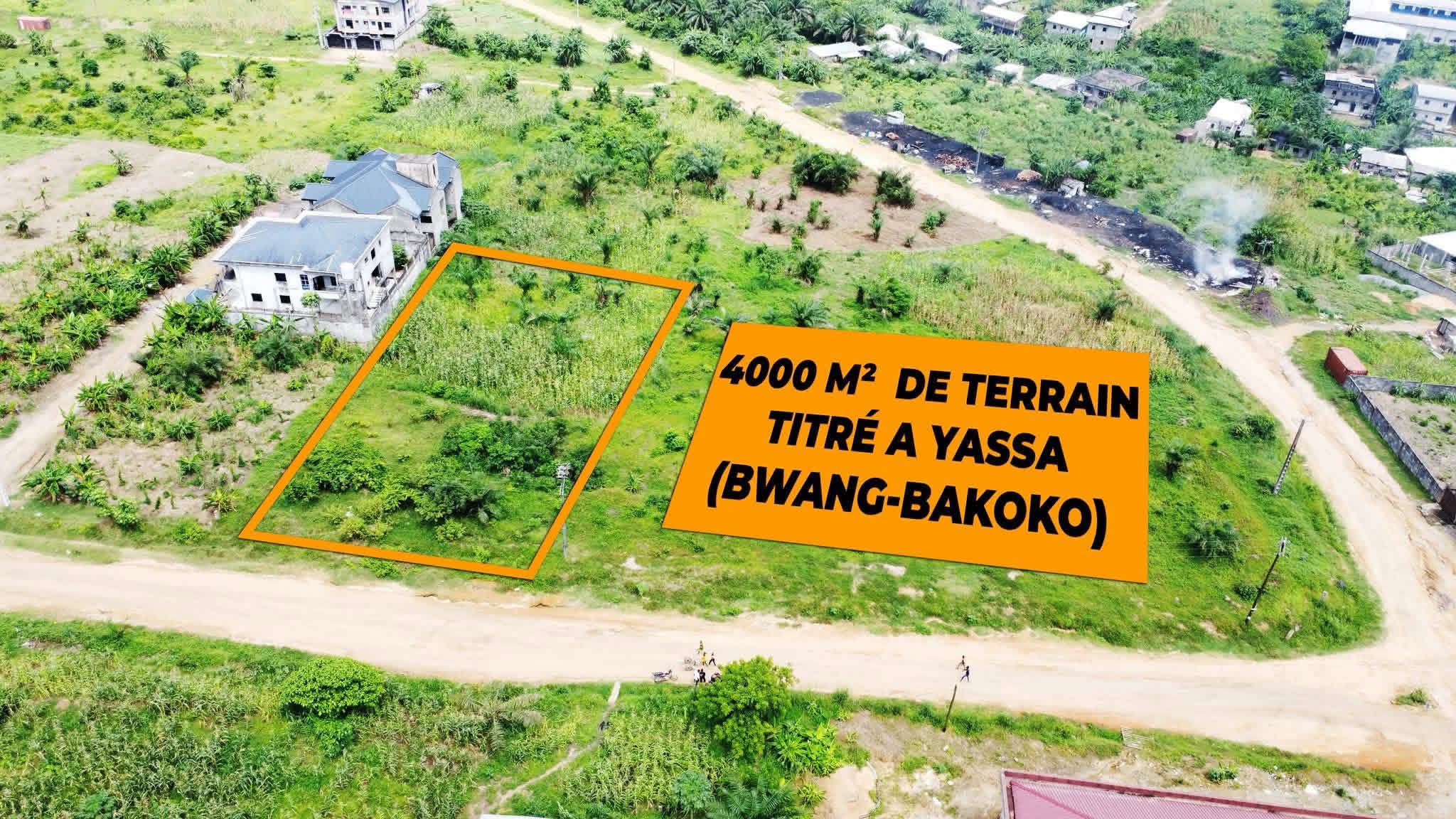 Land for sale at Douala, Yassa, Stade - 300 m2 - 13 500 000 FCFA