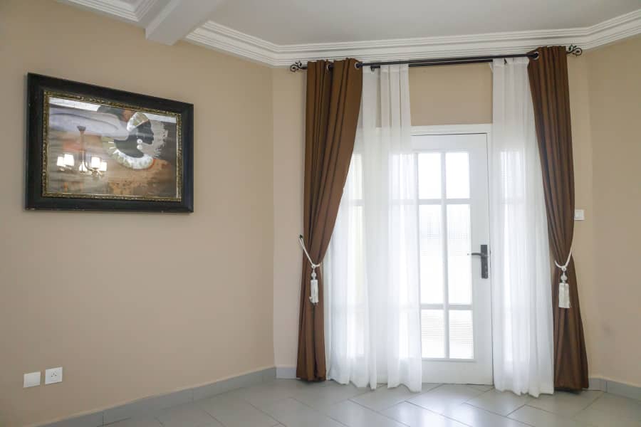 Apartment to rent - Yaoundé, Quartier Fouda, fouda - 1 living room(s), 2 bedroom(s), 3 bathroom(s) - 350 000 FCFA / month