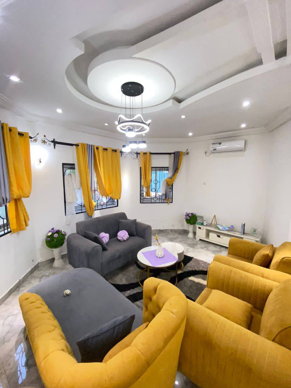 House (Duplex) to rent - Yaoundé, Ahala, barriere - 3 living room(s), 5 bedroom(s), 6 bathroom(s) - 500 000 FCFA / month