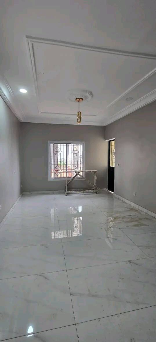 House (Duplex) for sale - Yaoundé, Odza, odza - 3 living room(s), 8 bedroom(s), 8 bathroom(s) - 200 000 000 FCFA / month