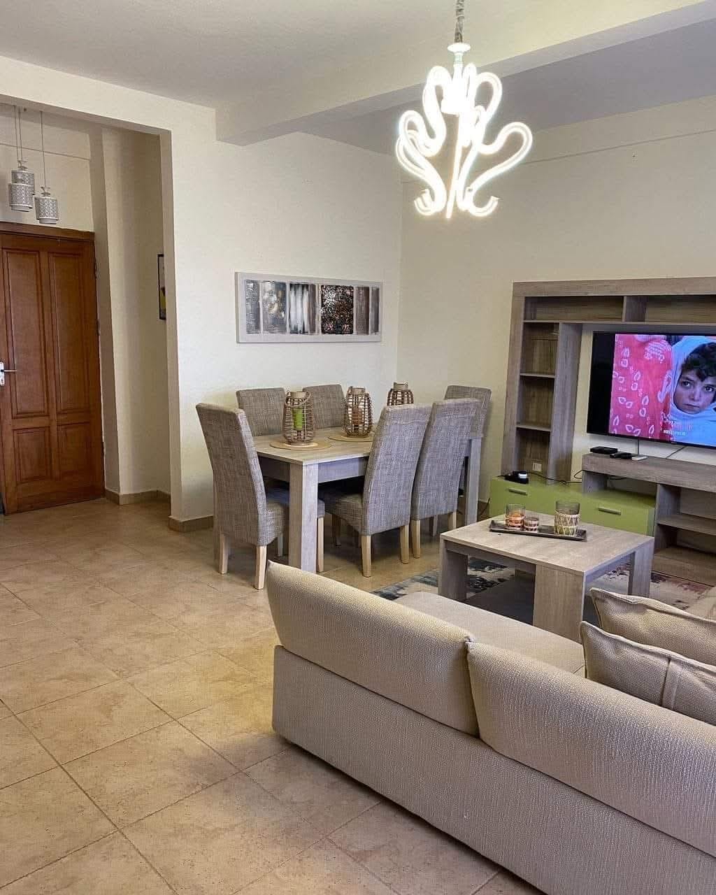 Apartment to rent - Yaoundé, Bastos, Bastos - 1 living room(s), 2 bedroom(s), 3 bathroom(s) - 375 000 FCFA / month