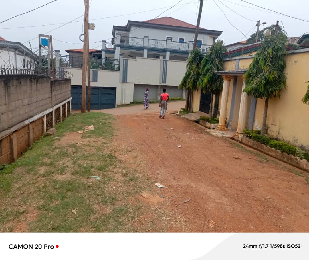 Land for sale at Yaoundé, Mvan, Complexe Béac - 1230 m2 - 49 200 000 FCFA