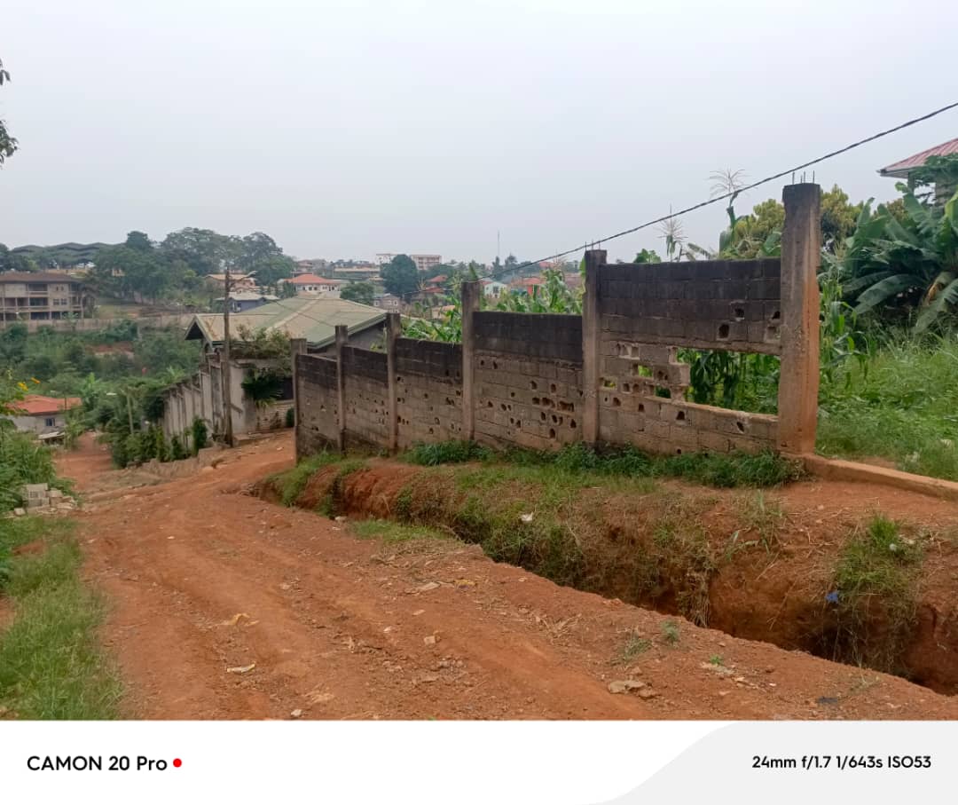 Land for sale at Yaoundé, Mvan, Complexe Béac - 1230 m2 - 49 200 000 FCFA