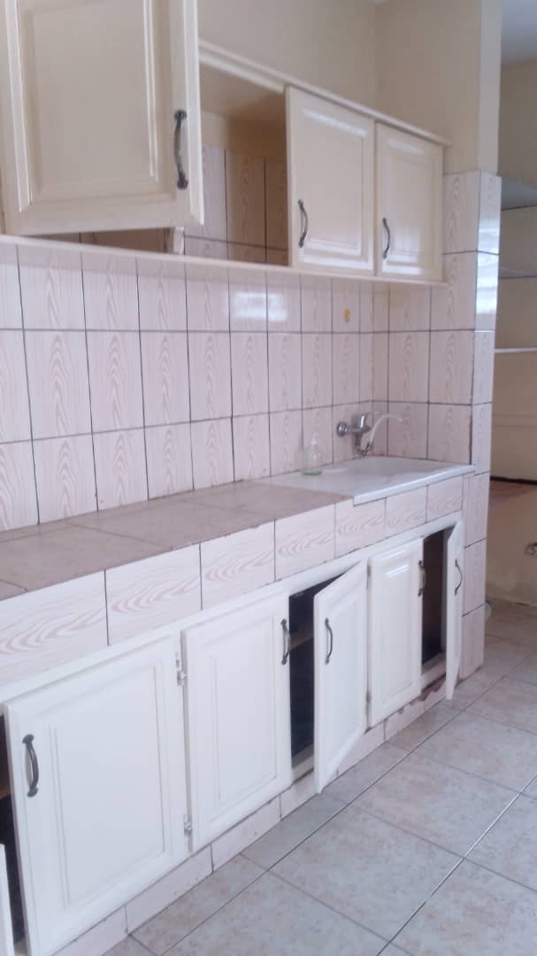 Office to rent at Yaoundé, Bastos, Bastos - 400 m2 - 800 000 FCFA