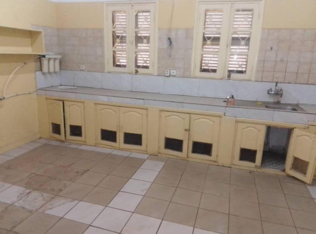 House (Villa) to rent - Yaoundé, Elig-essono, Elig essono - 1 living room(s), 3 bedroom(s), 3 bathroom(s) - 1 000 000 FCFA / month