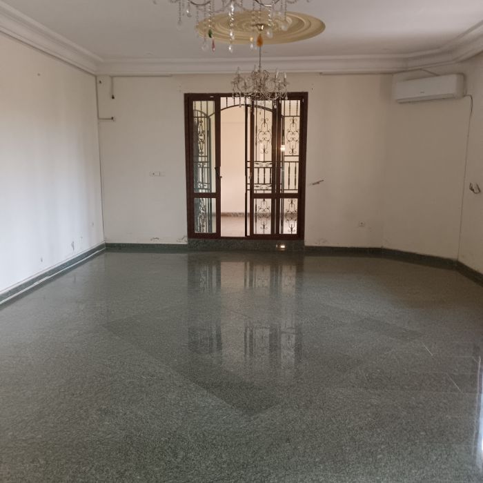 House (Duplex) to rent - Yaoundé, Bastos, Golf - 2 living room(s), 5 bedroom(s), 7 bathroom(s) - 4 000 000 FCFA / month