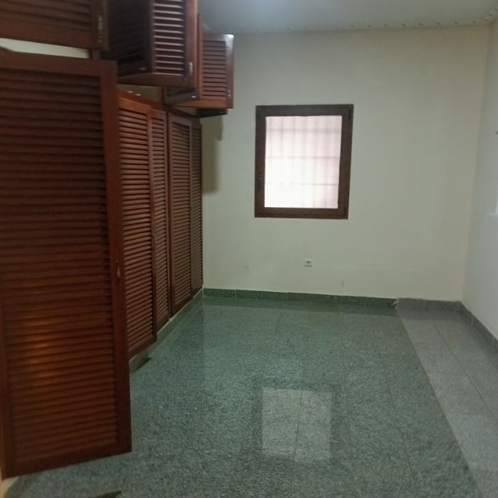 House (Duplex) to rent - Yaoundé, Bastos, Golf - 2 living room(s), 5 bedroom(s), 7 bathroom(s) - 4 000 000 FCFA / month