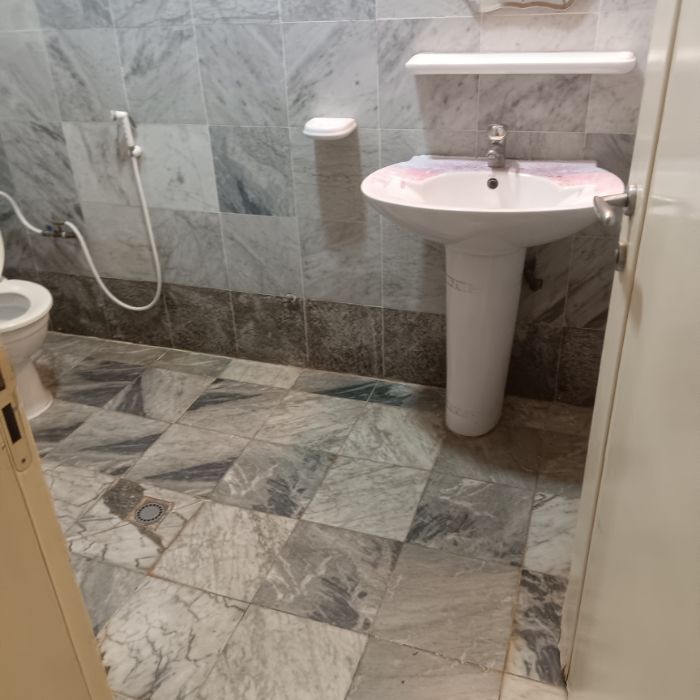 Bureau à louer à Yaoundé, Bastos, Golf - 700 m2 - 4 000 000 FCFA