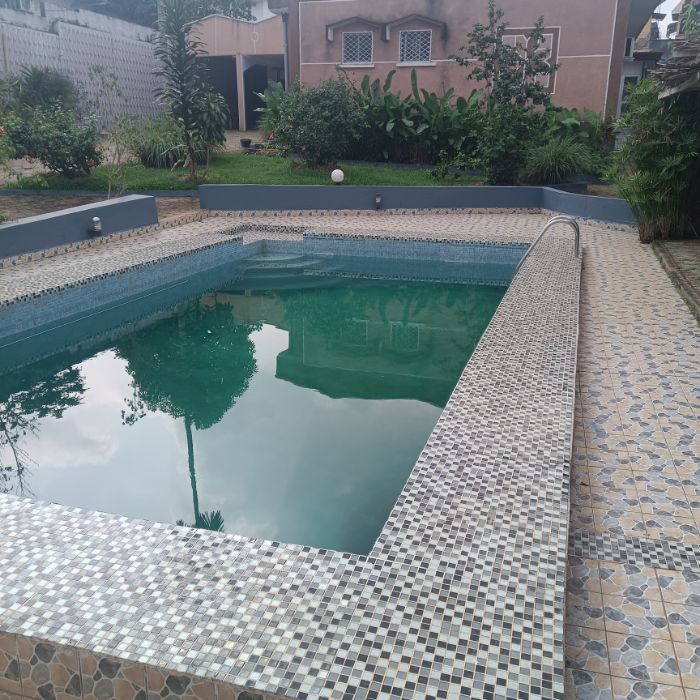 House (Villa) to rent - Yaoundé, Bastos, Bastos - 1 living room(s), 4 bedroom(s), 4 bathroom(s) - 2 500 000 FCFA / month