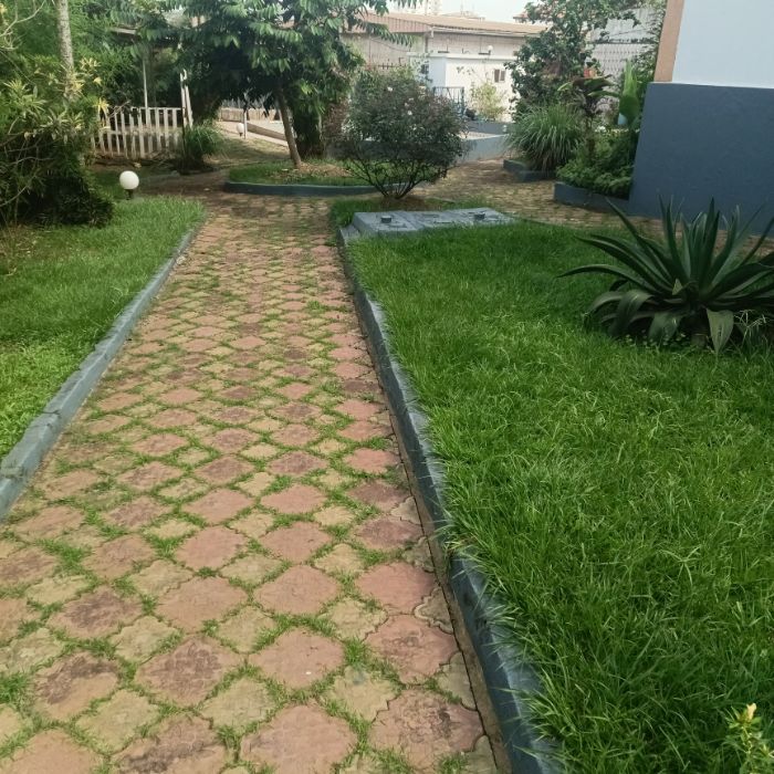 House (Villa) to rent - Yaoundé, Bastos, Bastos - 1 living room(s), 4 bedroom(s), 4 bathroom(s) - 2 500 000 FCFA / month