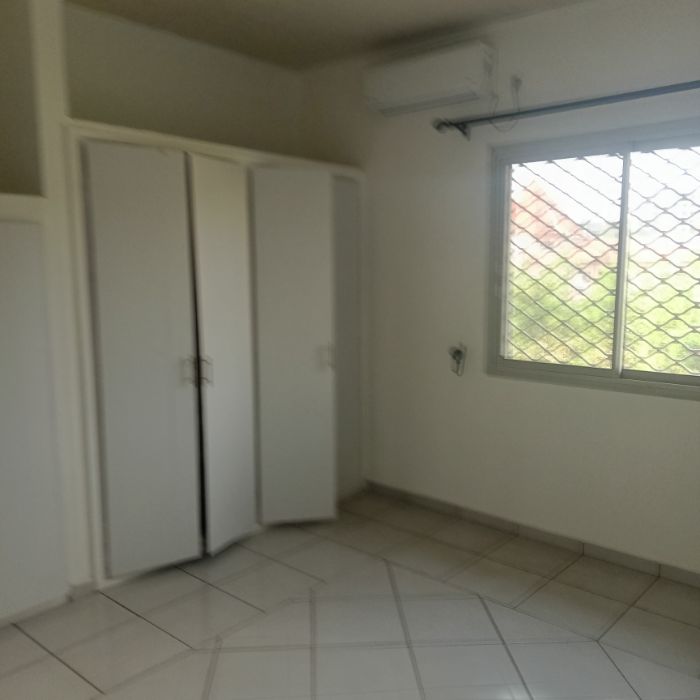 House (Villa) to rent - Yaoundé, Bastos, Bastos - 1 living room(s), 4 bedroom(s), 4 bathroom(s) - 2 500 000 FCFA / month