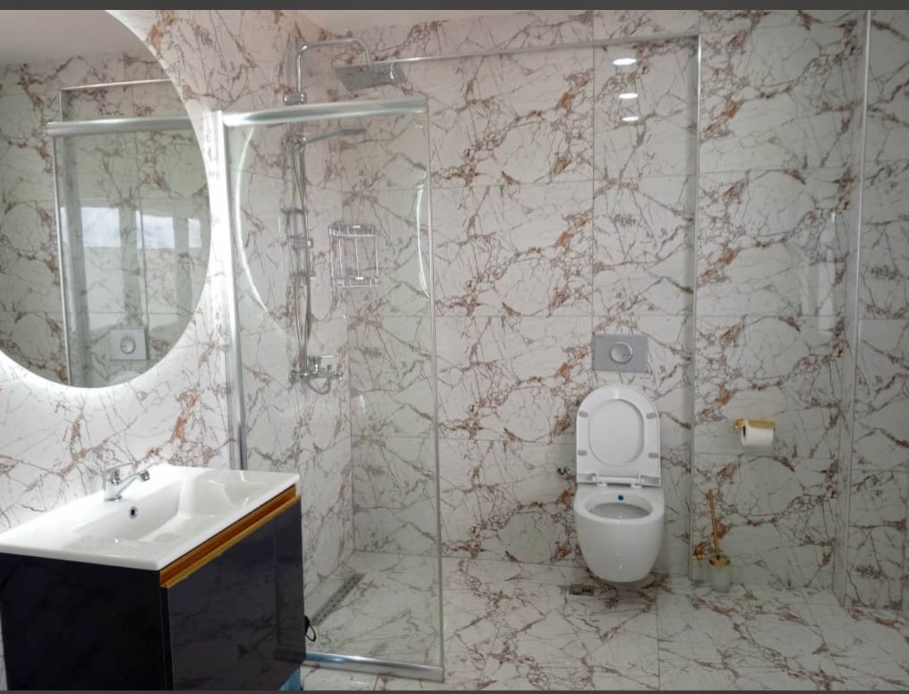Appartement à louer - Yaoundé, Bastos, Bastos centre PRIX À LA NUITÉE - 1 salon(s), 3 chambre(s), 3 salle(s) de bains - 400 000 FCFA / mois