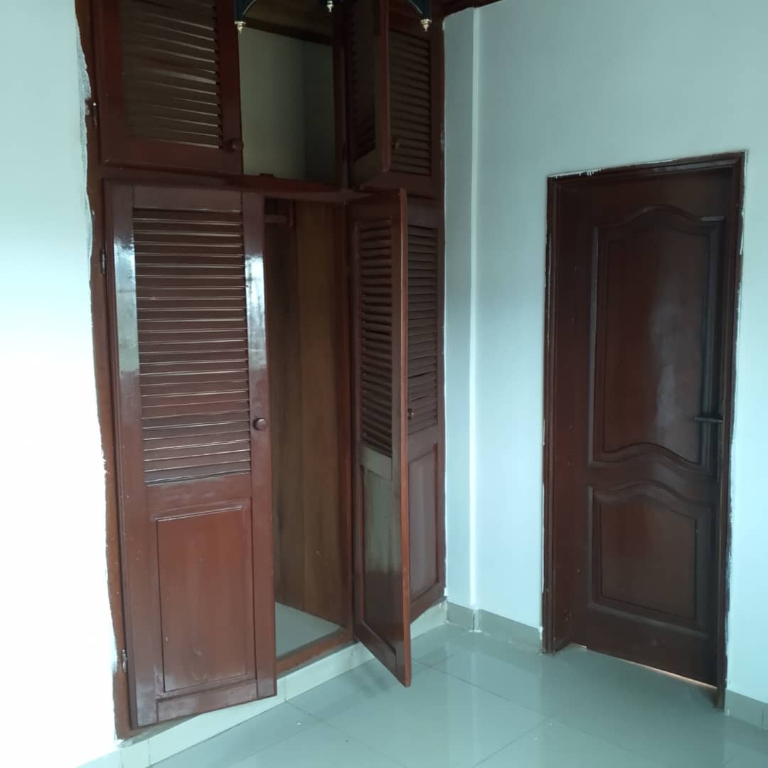 Apartment to rent - Yaoundé, Bastos, Golf melingui - 1 living room(s), 2 bedroom(s), 3 bathroom(s) - 270 000 FCFA / month