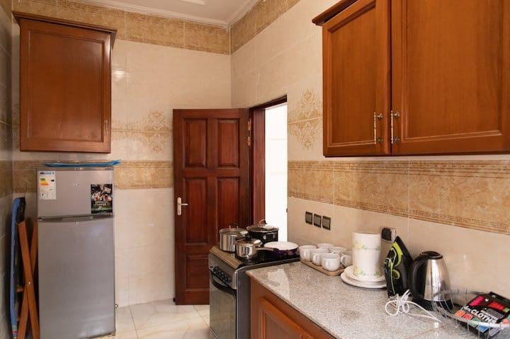 Apartment to rent - Yaoundé, Bastos, OMNISPORT PRIX a LA NUITÉE - 1 living room(s), 3 bedroom(s), 3 bathroom(s) - 60 000 FCFA / month