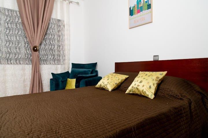 Apartment to rent - Yaoundé, Bastos, OMNISPORT PRIX a LA NUITÉE - 1 living room(s), 3 bedroom(s), 3 bathroom(s) - 60 000 FCFA / month