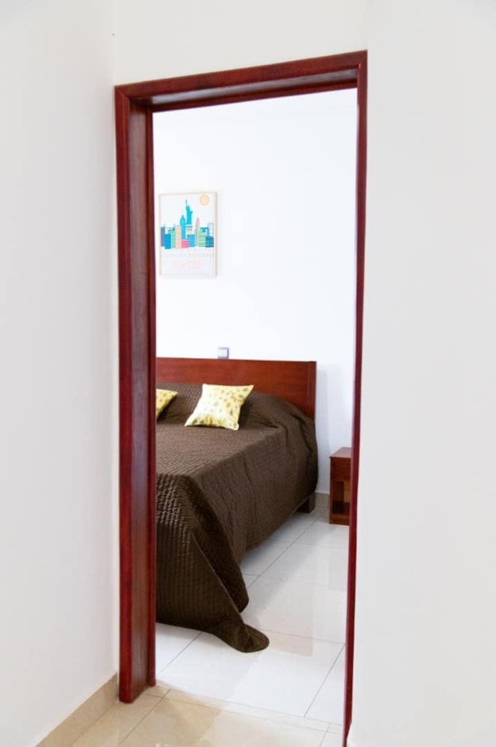 Apartment to rent - Yaoundé, Bastos, OMNISPORT PRIX a LA NUITÉE - 1 living room(s), 3 bedroom(s), 3 bathroom(s) - 60 000 FCFA / month