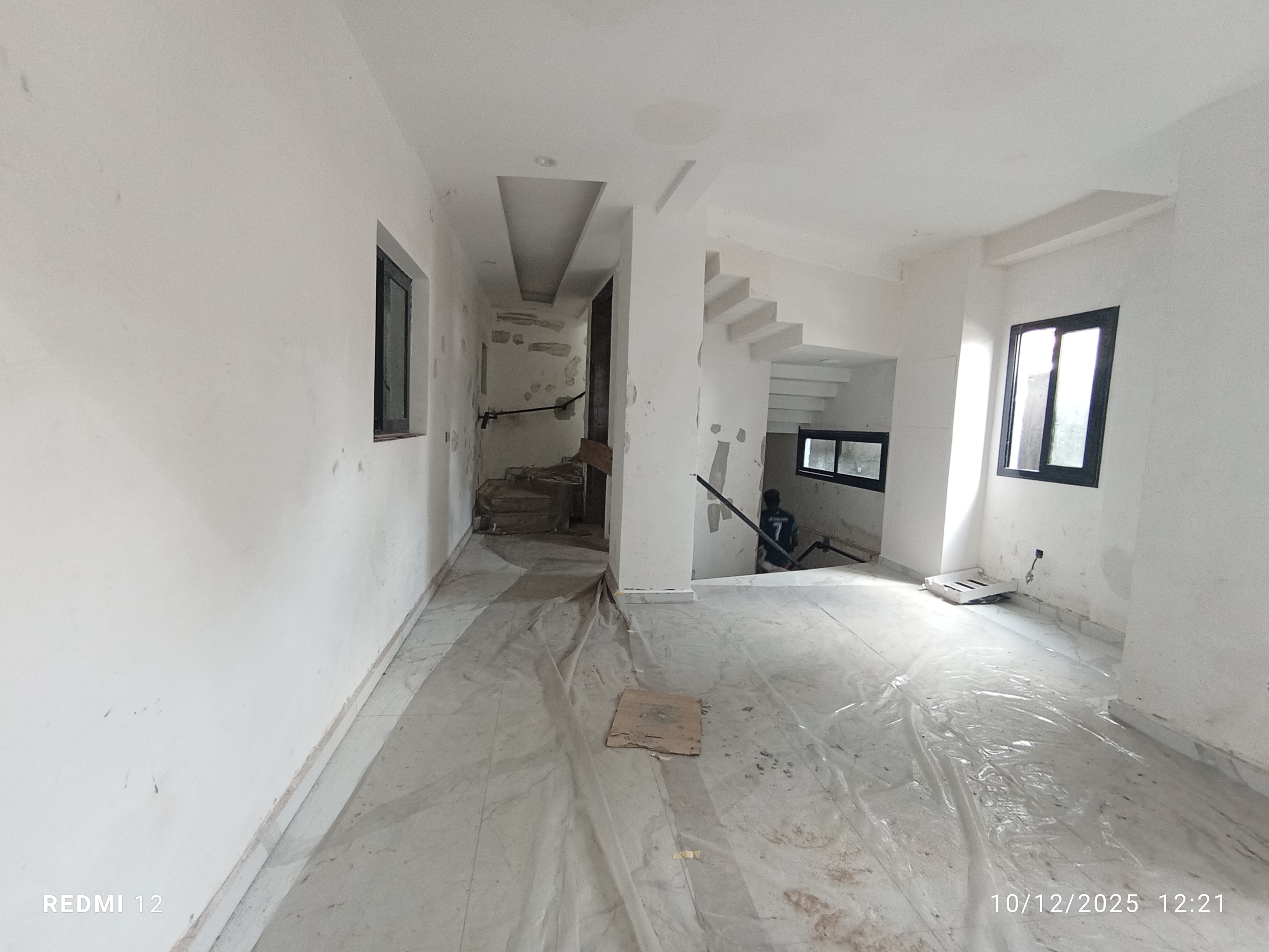 Office to rent at Yaoundé, Bastos, Bastos centre open space - 250 m2 - 1 800 000 FCFA