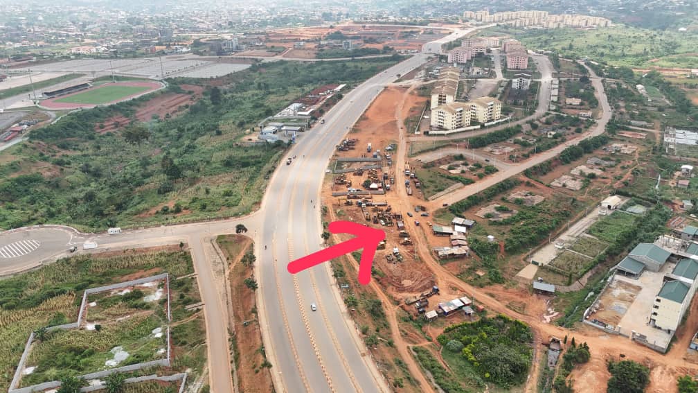 Land for sale at Yaoundé, Olembe, Stade - 1800 m2 - 117 000 000 FCFA