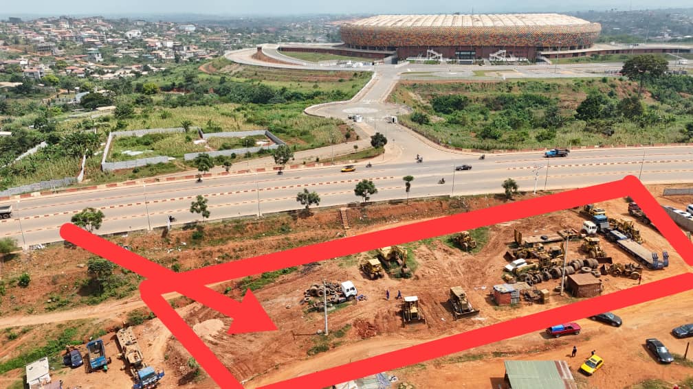Land for sale at Yaoundé, Olembe, Stade - 1800 m2 - 117 000 000 FCFA