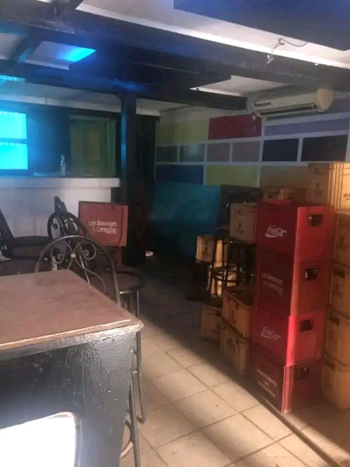 Shop to rent at Yaoundé, Anguissa, anguissa -  m2 - 250 000 FCFA