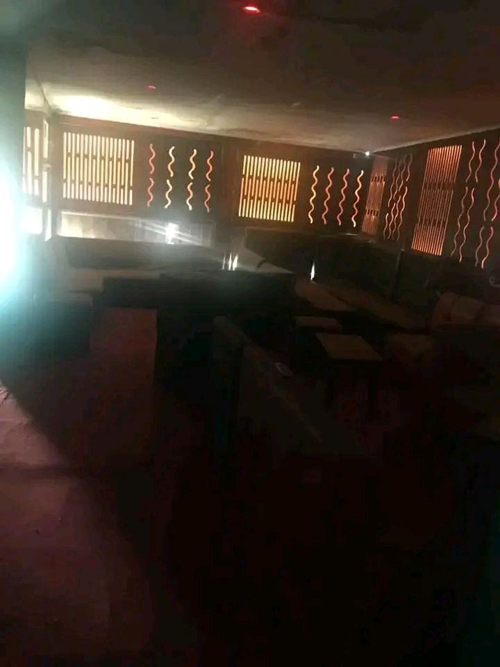 Boutique à louer à Yaoundé, Anguissa, anguissa -  m2 - 250 000 FCFA