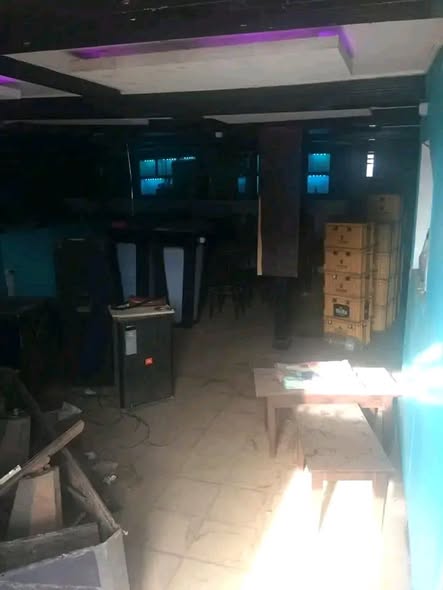 Boutique à louer à Yaoundé, Anguissa, anguissa -  m2 - 250 000 FCFA