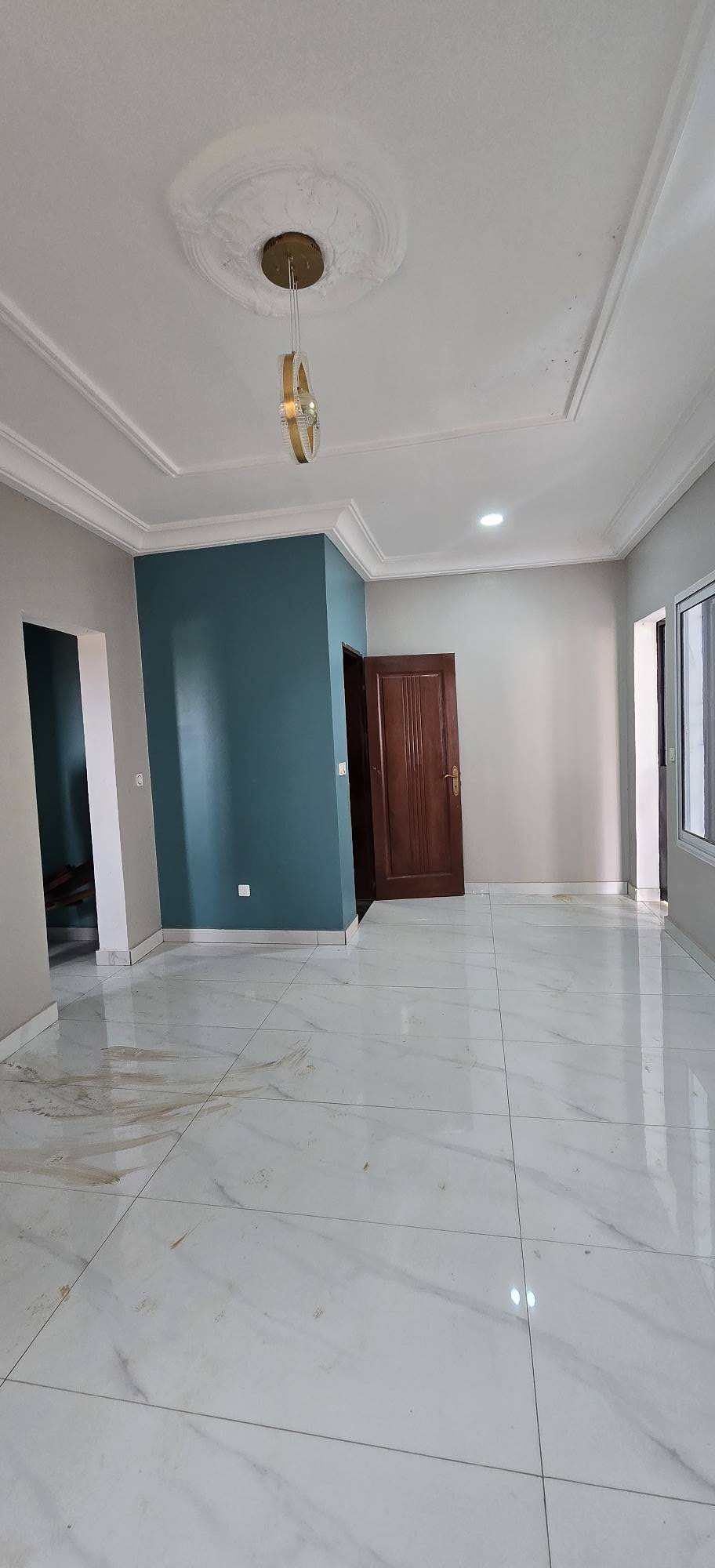 Maison (Duplex) à vendre - Yaoundé, Odza, odza - 3 salon(s), 8 chambre(s), 9 salle(s) de bains - 200 000 000 FCFA