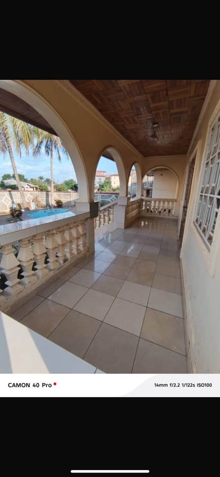 House (Villa) to rent - Yaoundé, Eleveur, fougerolle - 2 living room(s), 3 bedroom(s), 3 bathroom(s) - 300 000 FCFA / month