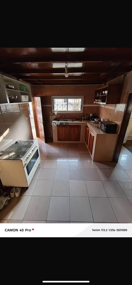 House (Villa) to rent - Yaoundé, Eleveur, fougerolle - 2 living room(s), 3 bedroom(s), 3 bathroom(s) - 300 000 FCFA / month