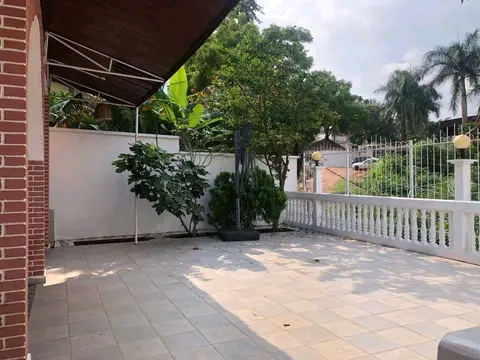 Maison (Duplex) à vendre - Yaoundé, Elig-essono, Mahima - 2 salon(s), 6 chambre(s), 7 salle(s) de bains - 230 000 000 FCFA