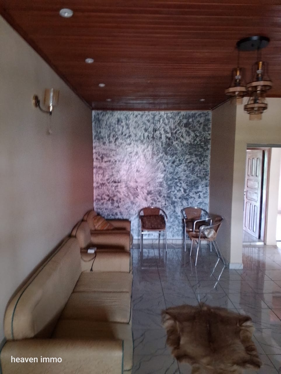 House (Villa) to rent - Douala, Logbessou I, Tampico - 1 living room(s), 2 bedroom(s), 3 bathroom(s) - 180 000 FCFA / month