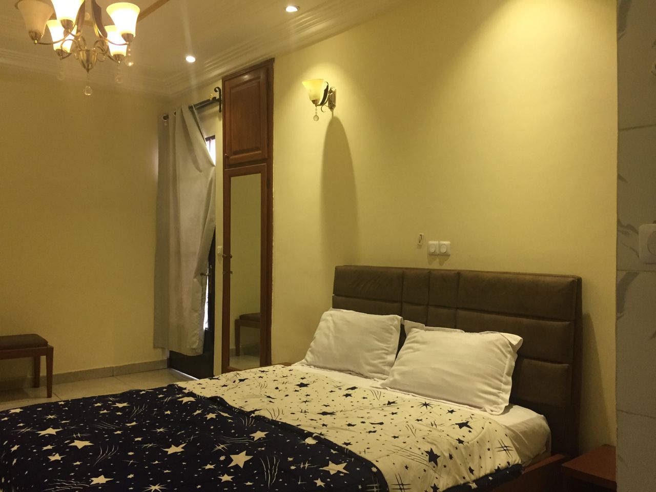 Studio to rent - Yaoundé, Bastos, GOLF PRIX À LA NUITÉE ? - 25 000 FCFA / month