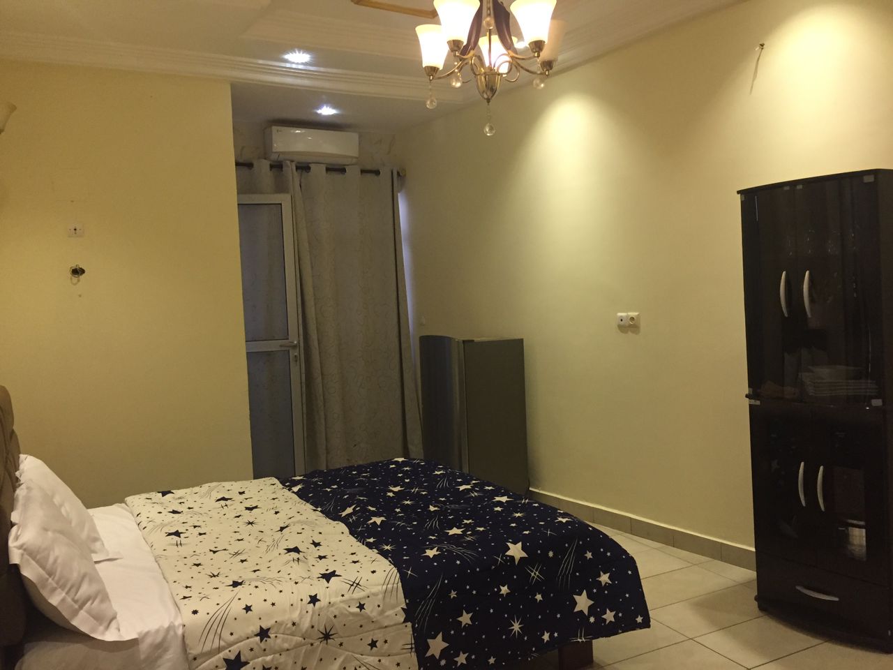 Studio to rent - Yaoundé, Bastos, GOLF PRIX À LA NUITÉE ? - 25 000 FCFA / month