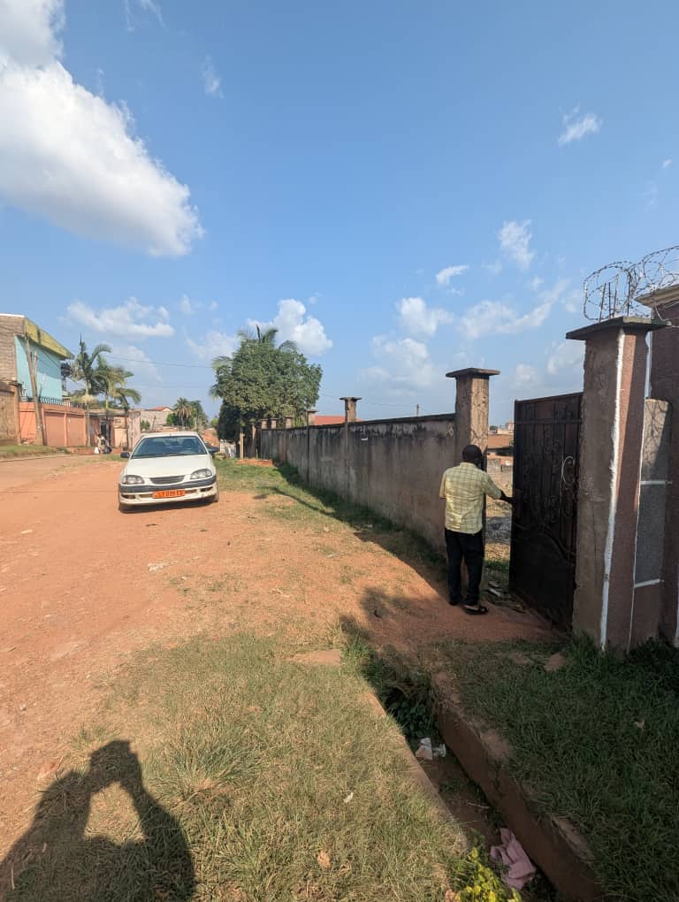 Land for sale at Yaoundé, Ngousso, Hôtel le paradis - 500 m2 - 50 000 000 FCFA