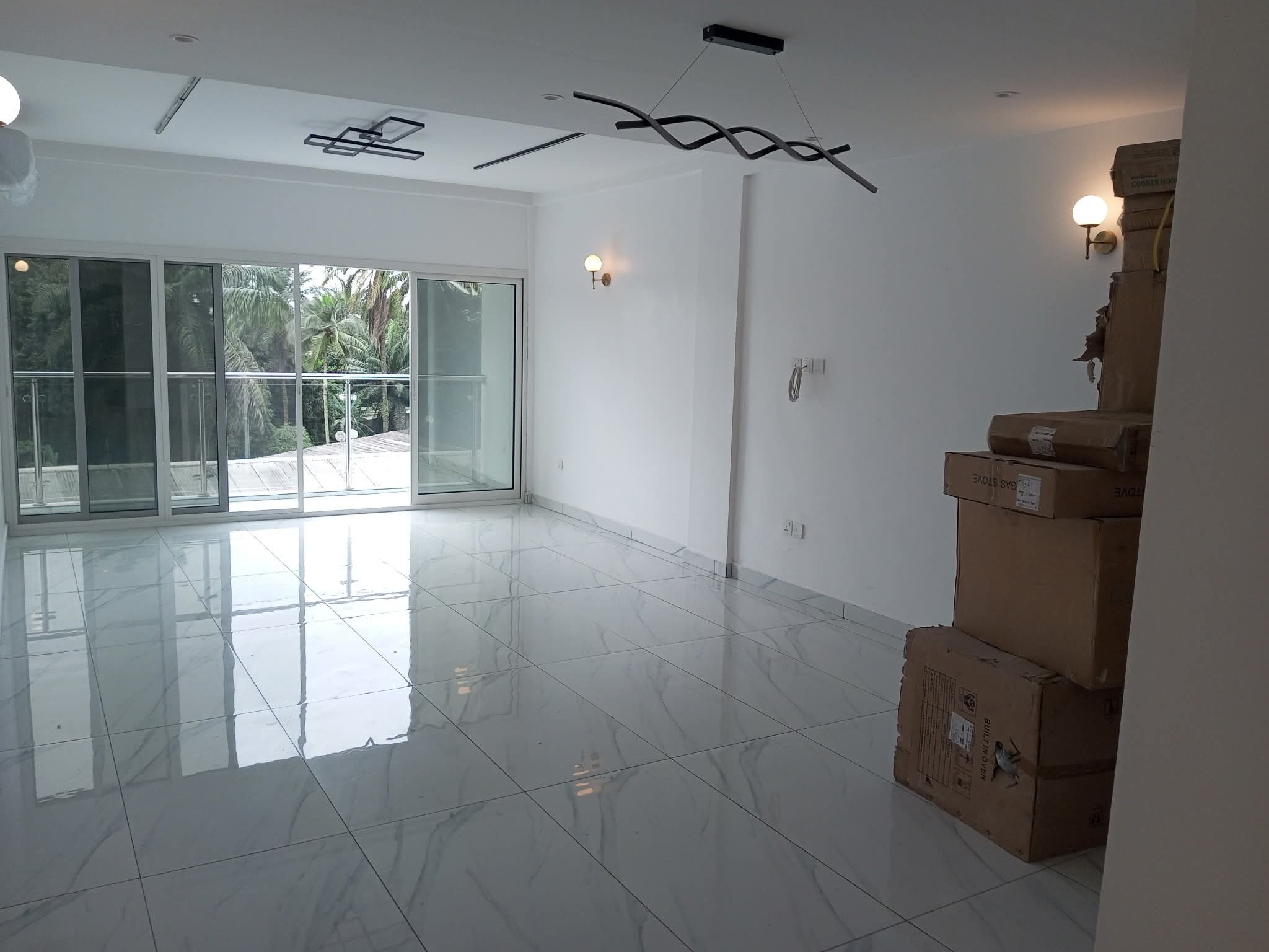 Appartement à louer - Douala, Bonapriso, HA - 1 salon(s), 2 chambre(s), 3 salle(s) de bains - 1 000 000 FCFA / mois