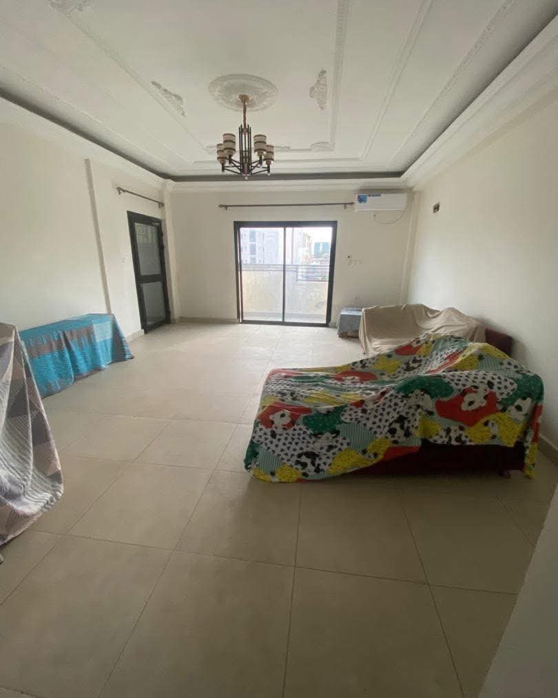Appartement à louer - Douala, Bali, J - 1 salon(s), 2 chambre(s), 3 salle(s) de bains - 500 000 FCFA / mois