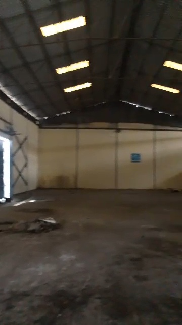 Store to rent at Douala, Akwa I, H - 1400 m2 - 3 500 000 FCFA