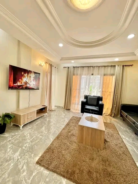 Apartment to rent - Yaoundé, Bastos, Bastos centre - 1 living room(s), 3 bedroom(s), 3 bathroom(s) - 750 000 FCFA / month