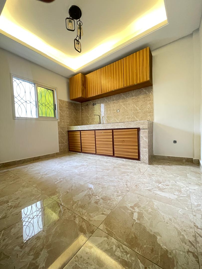 Apartment to rent - Douala, Logpom, Non loin de nickel oil - 1 living room(s), 2 bedroom(s), 3 bathroom(s) - 250 000 FCFA / month