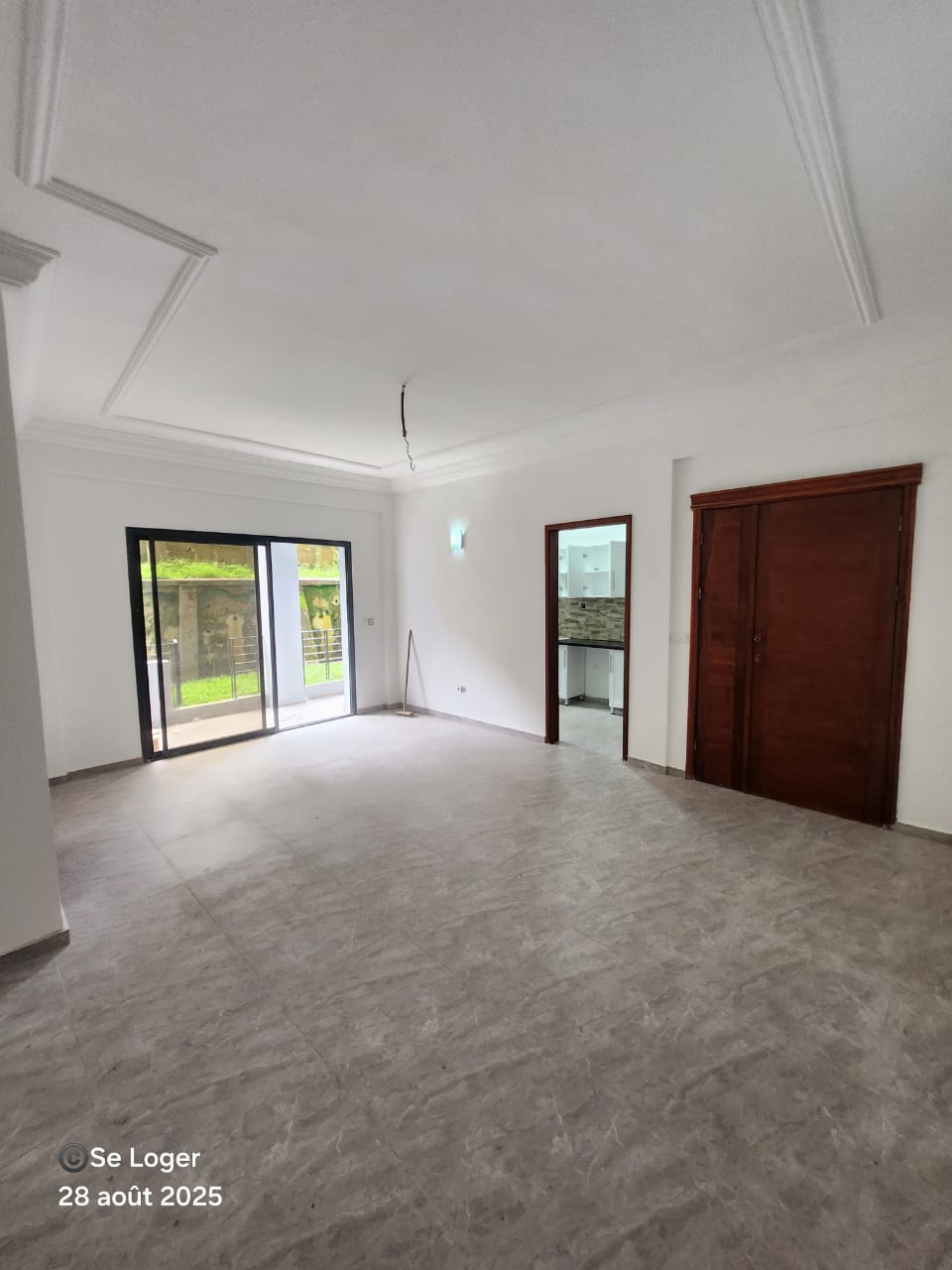 Apartment to rent - Douala, Bonanjo, Bonanjo - 1 living room(s), 2 bedroom(s), 3 bathroom(s) - 500 000 FCFA / month