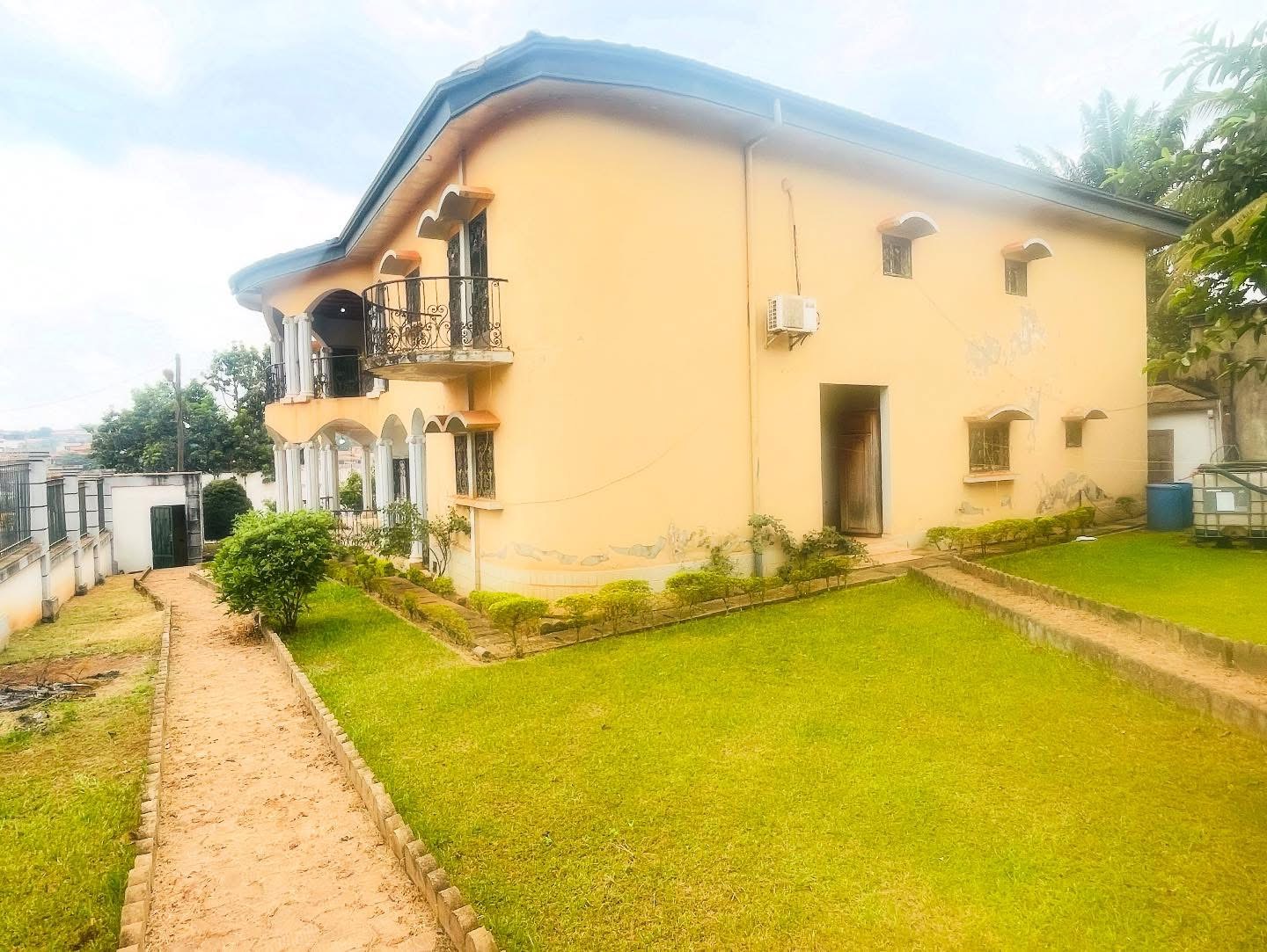 House (Villa) to rent - Yaoundé, Nkolmeseng, Carrefour - 1 living room(s), 4 bedroom(s), 3 bathroom(s) - 1 200 000 FCFA / month