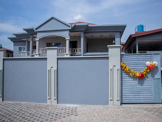 Maison (Duplex) à vendre - Yaoundé, Odza, Minkan - 3 salon(s), 5 chambre(s), 6 salle(s) de bains - 350 000 000 FCFA